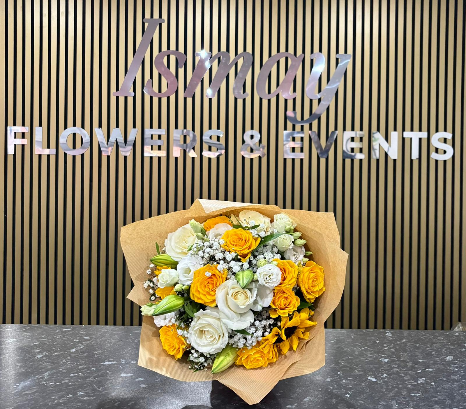 The Yellow & White Bouquet - Image 3