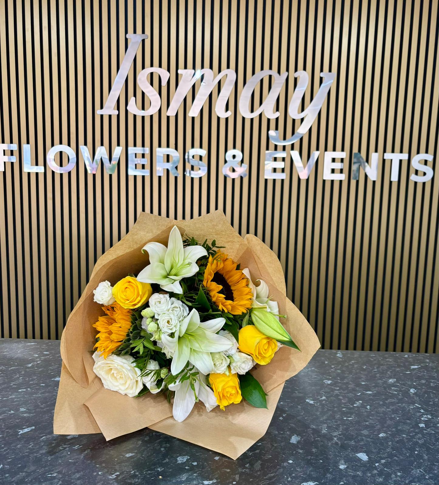 The Yellow & White Bouquet - Image 4